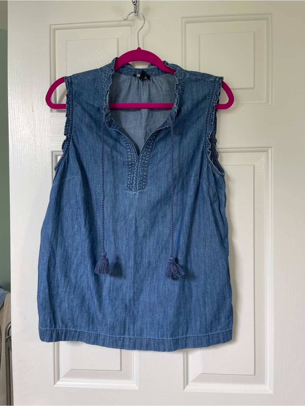 Talbots Chambray Sleeveless Tassel Tie Blouse - M